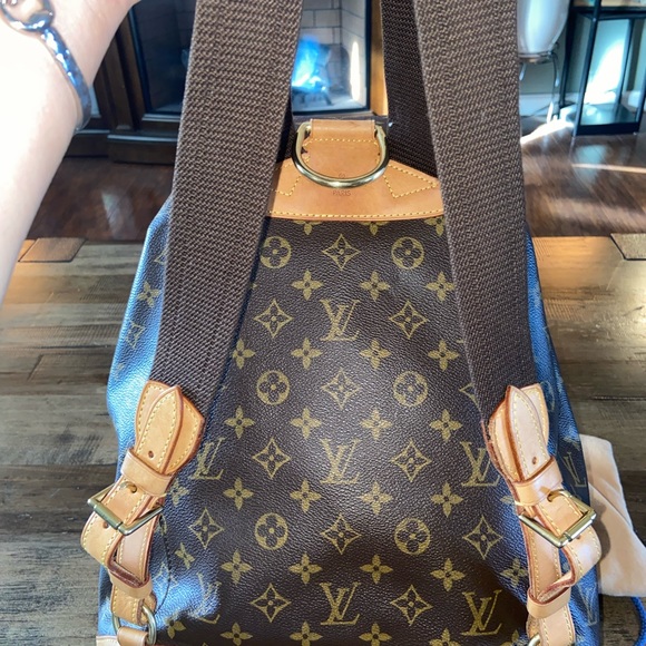 Authentic Louis Vuitton GM - Picture 10 of 13